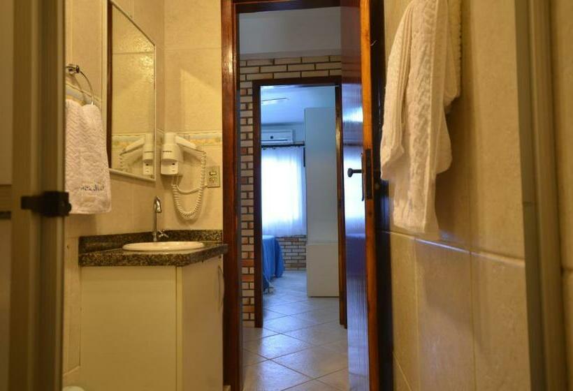 פנסיון Residencial Costa Mar