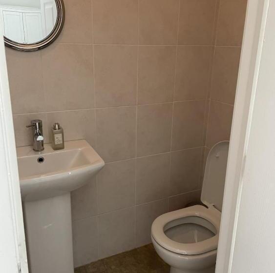 ペンション The Dozy Deer