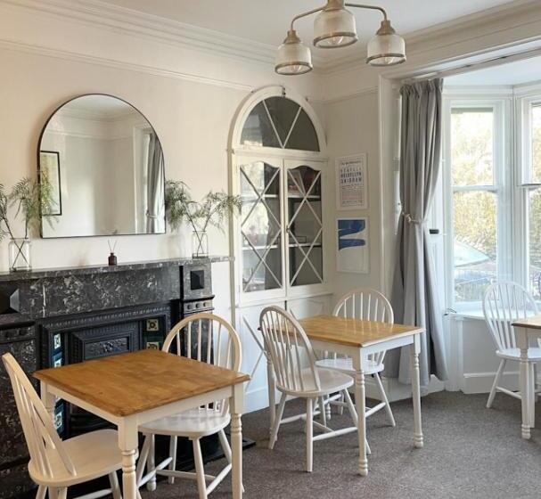 ペンション The Dozy Deer