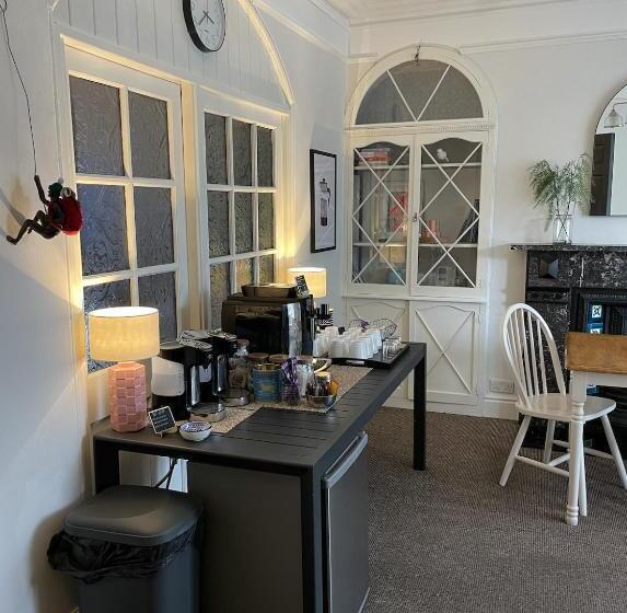 ペンション The Dozy Deer