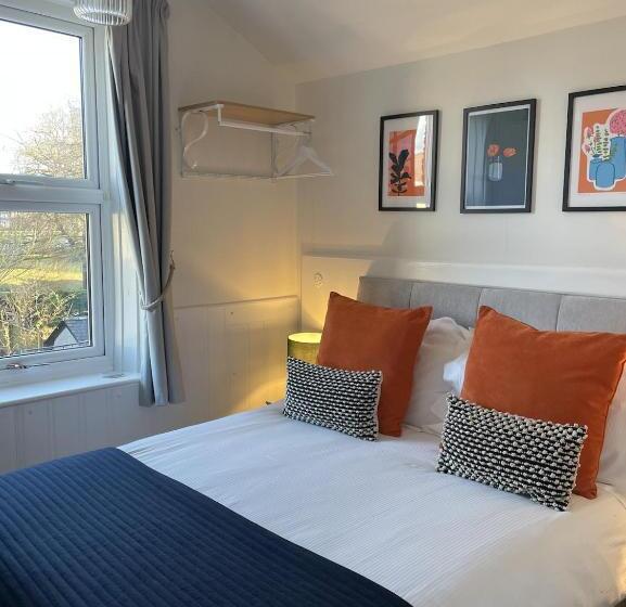 ペンション The Dozy Deer