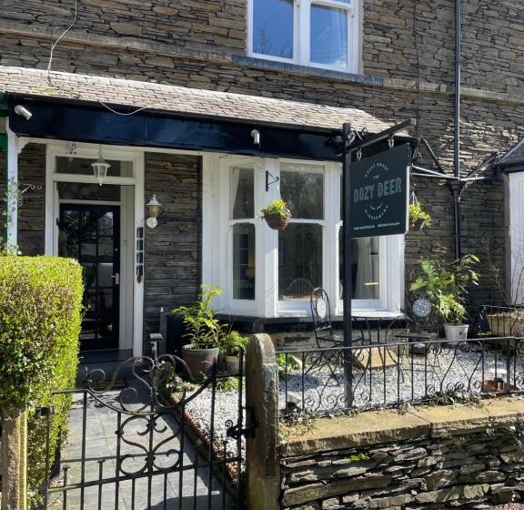 ペンション The Dozy Deer