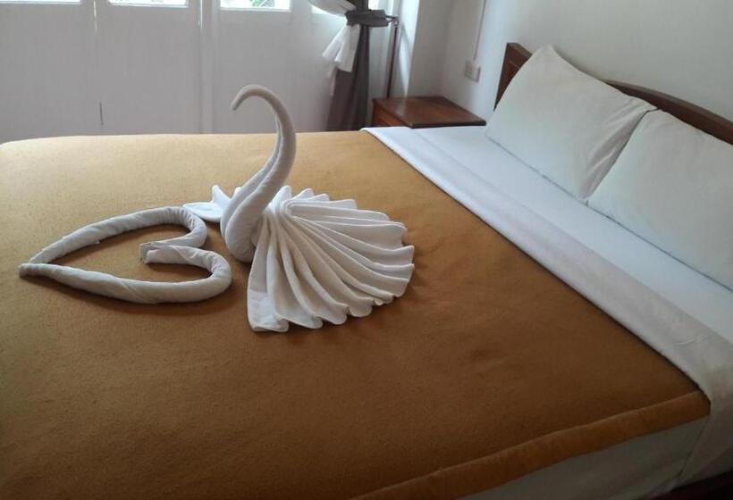 Пансион Tony Home And Restaurant