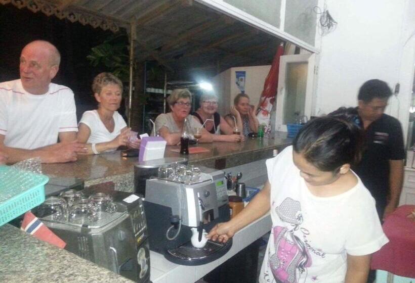 Пансион Tony Home And Restaurant