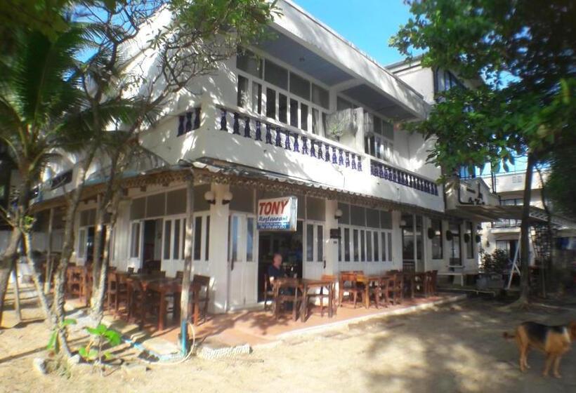 Пансион Tony Home And Restaurant