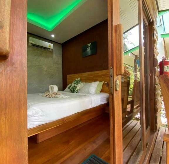 Suan Maprao Ko Kut Resort