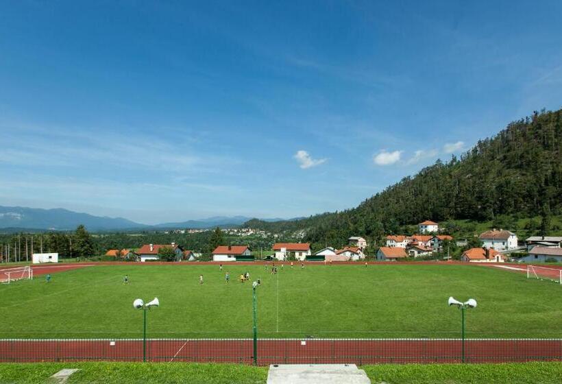 Youth Hostel Proteus Postojna