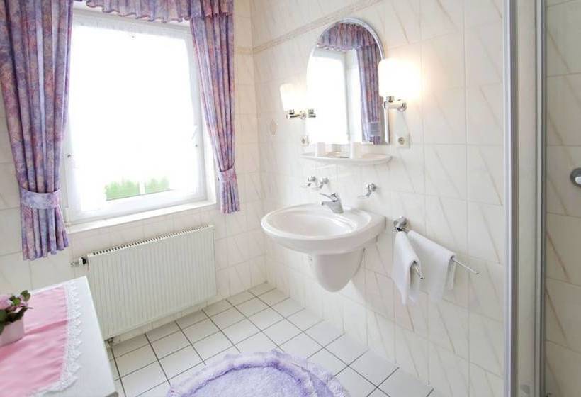 ペンション Landgasthof Wickert Familie Adams