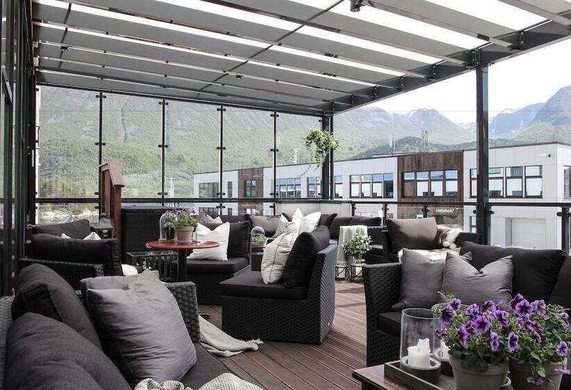 Brattvåg Fjordhotell