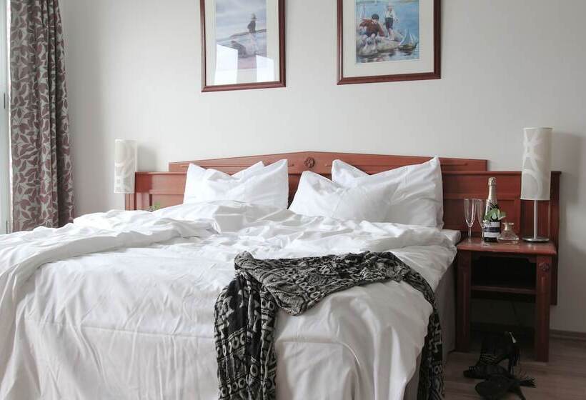 Brattvåg Fjordhotell