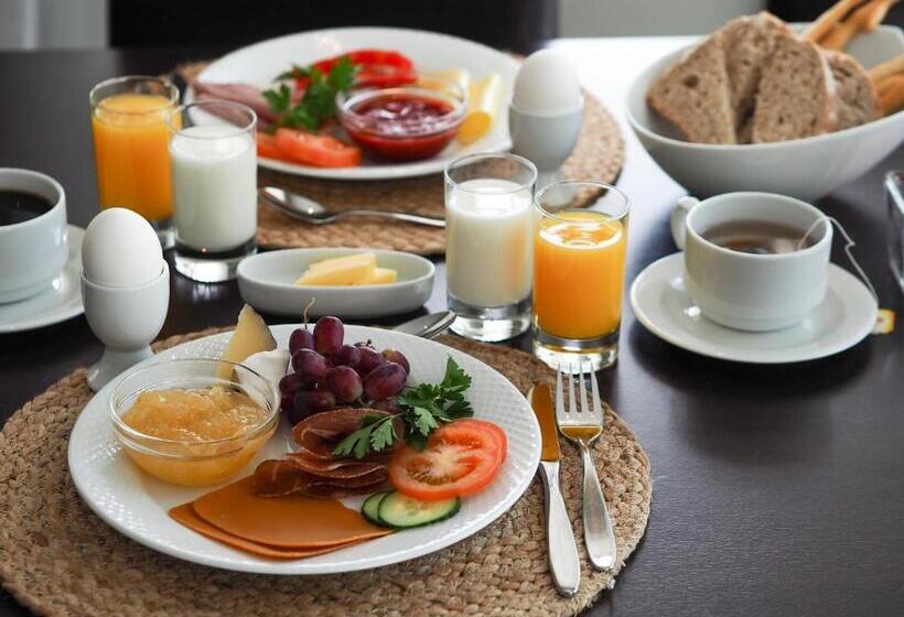 Brattvåg Fjordhotell