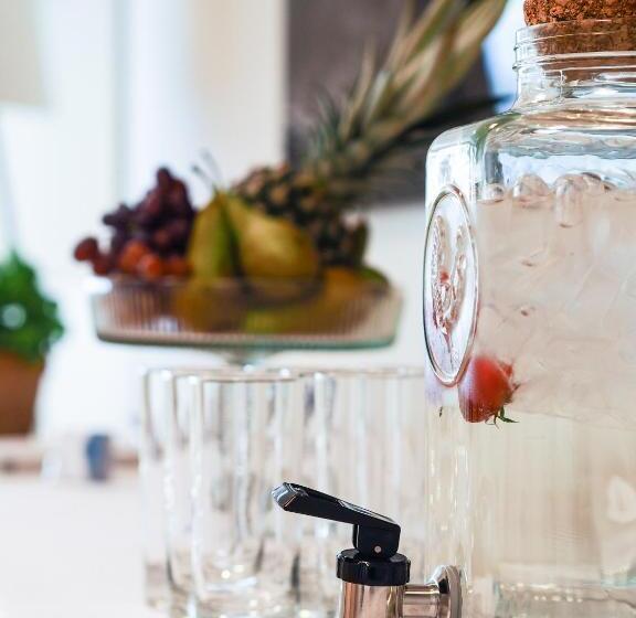 Brattvåg Fjordhotell