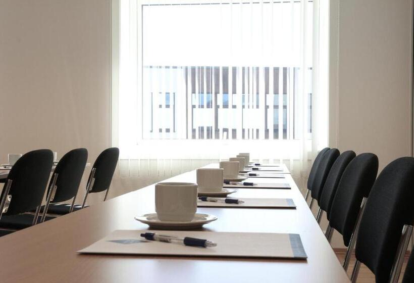 Brattvåg Fjordhotell