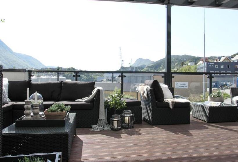 Brattvåg Fjordhotell