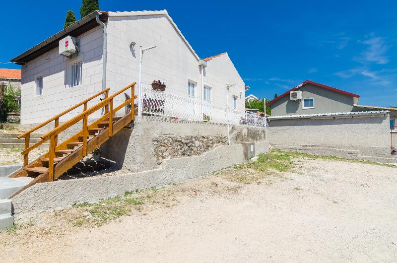 ホテル Apartments Grga