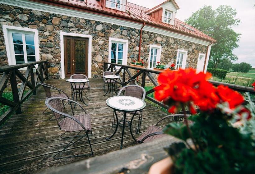 هتل Bistrampolis Manor