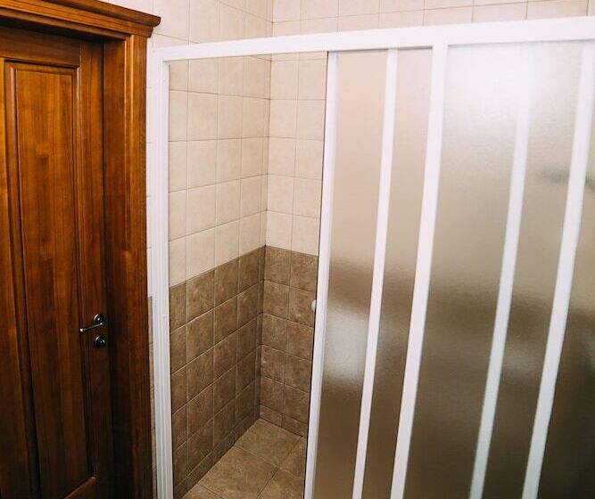 هتل Bistrampolis Manor