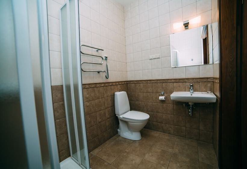 هتل Bistrampolis Manor