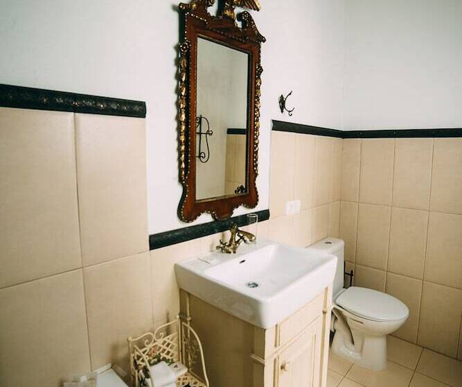 هتل Bistrampolis Manor