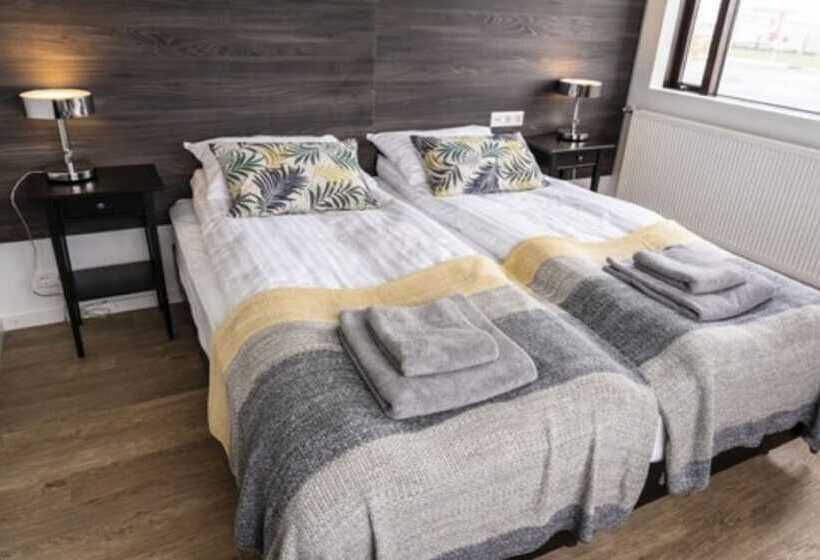 בית מלון כפרי Black Beach Guesthouse