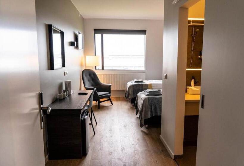 בית מלון כפרי Black Beach Guesthouse