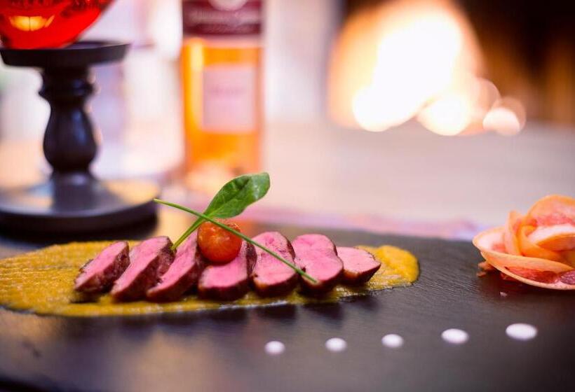 בית מלון כפרי Cardinal Domeniile Martinutzi