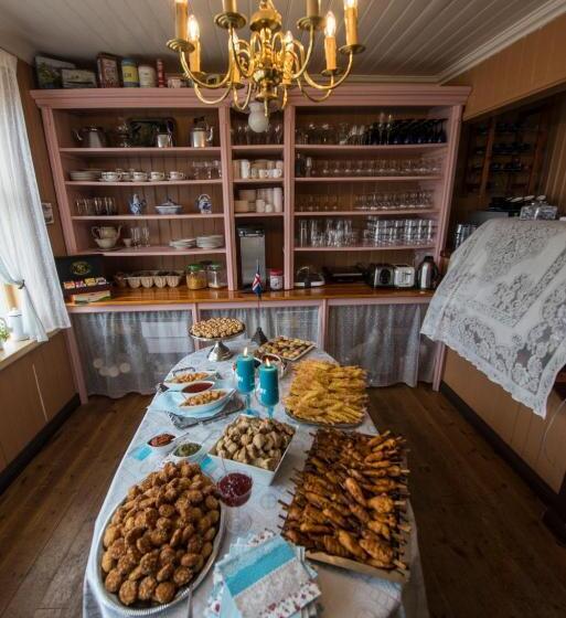 هتل Einarshúsid Guesthouse