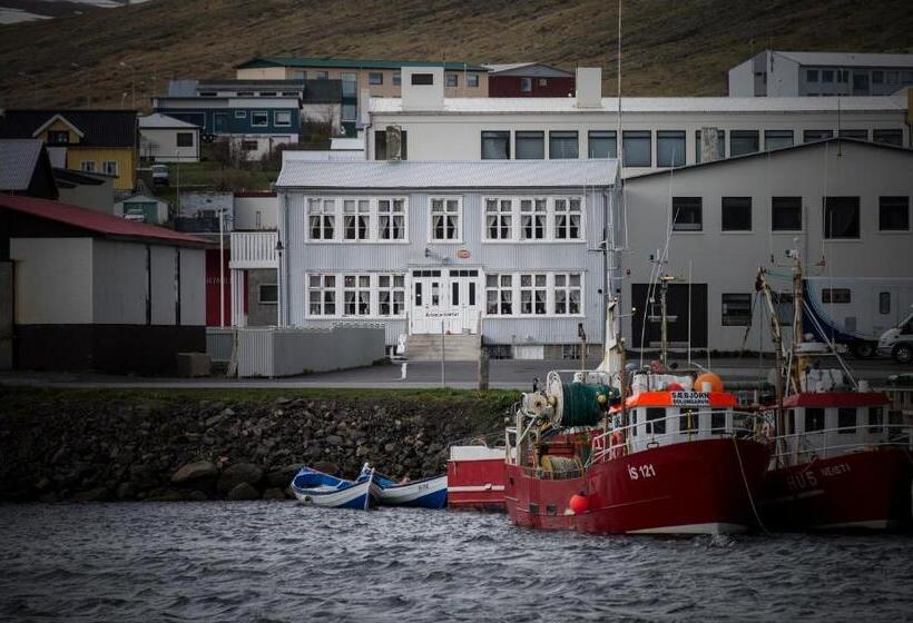 هتل Einarshúsid Guesthouse