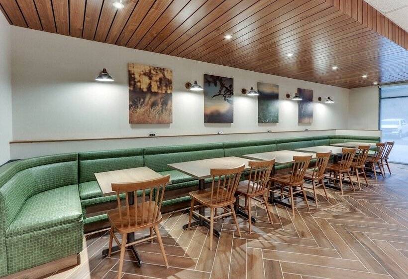 Отель Fairfield Inn & Suites By Marriott Asheville Weaverville