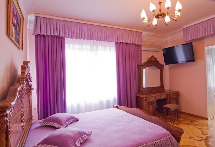 בית מלון כפרי Family House