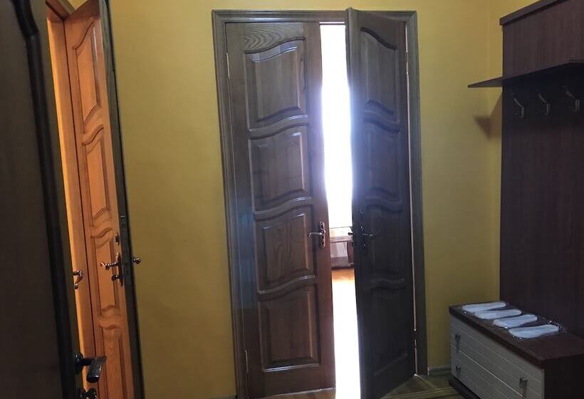 בית מלון כפרי Family House