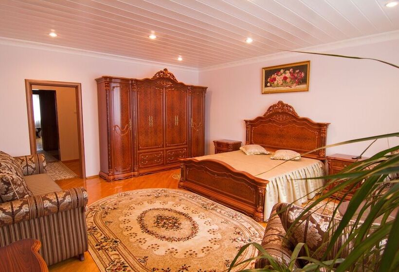 בית מלון כפרי Family House