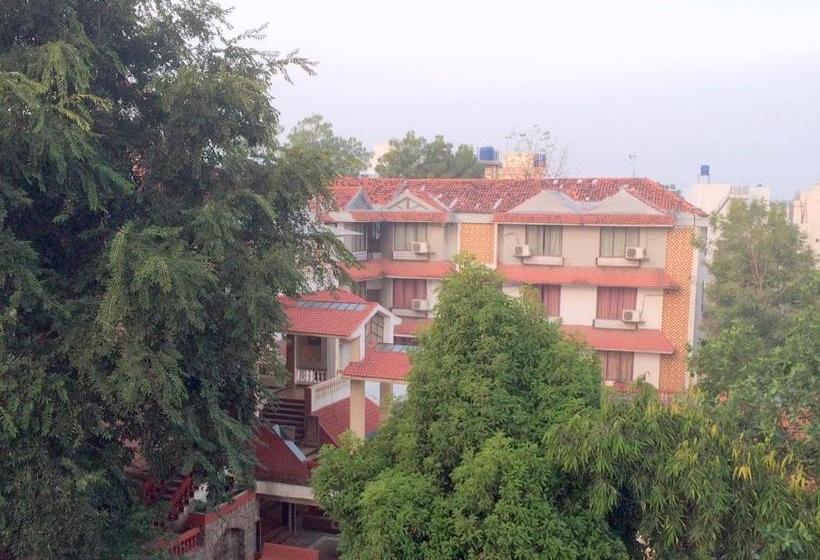 בית מלון כפרי Ganapati Palace