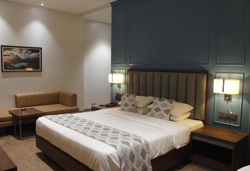 בית מלון כפרי Ganapati Palace