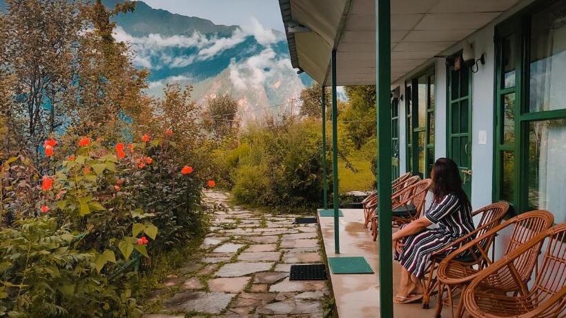 Отель Himalayan High, Auli, By Himalayan Eco Lodges