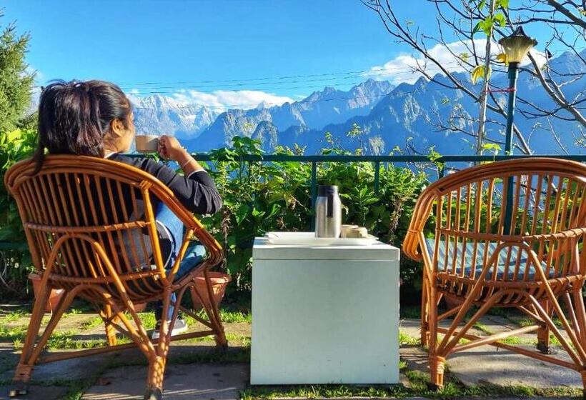 Отель Himalayan High, Auli, By Himalayan Eco Lodges