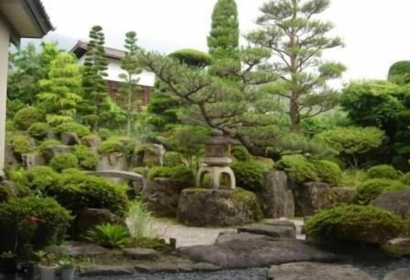 בית מלון כפרי Nezame