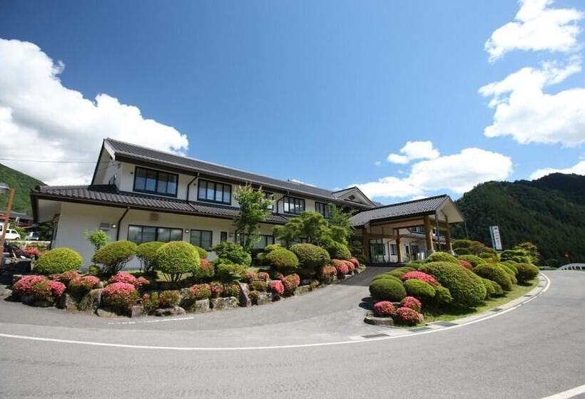 בית מלון כפרי Nezame