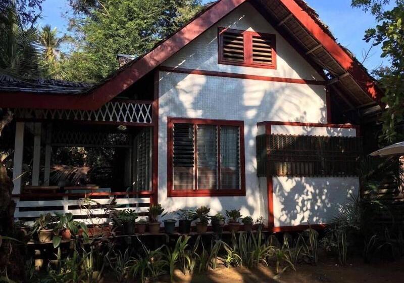 בית מלון כפרי Peria Seafront Pensione