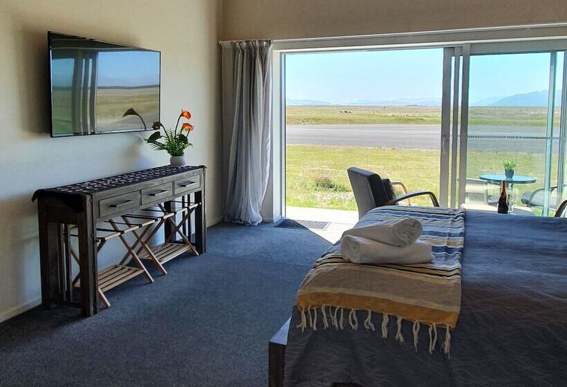 בית מלון כפרי Pukaki Air Lodge