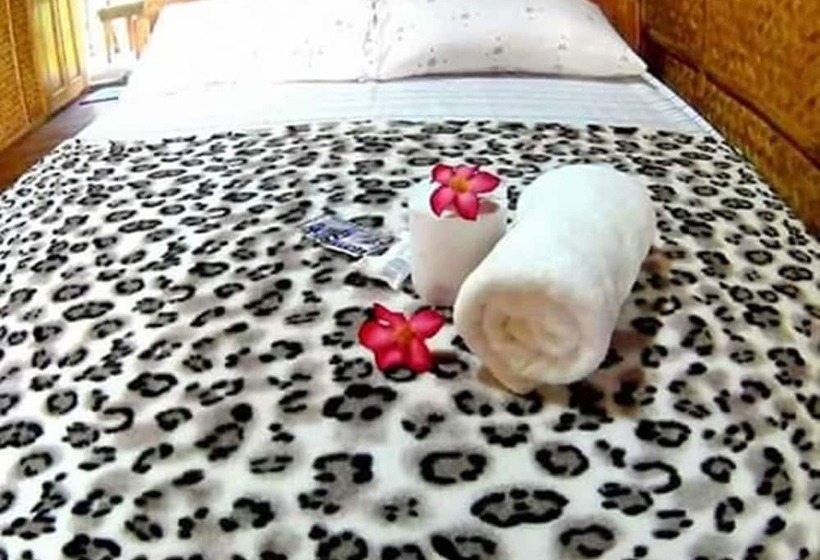 Hotel Reggae Vibes De Isla Romblon   Hostel