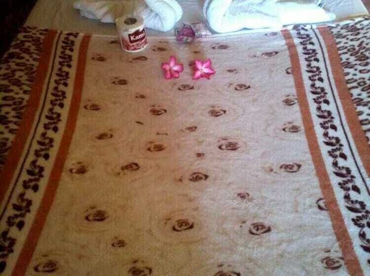 Hotel Reggae Vibes De Isla Romblon   Hostel