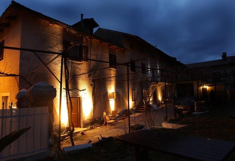 هتل Residence Muzica Bed And Breakfast