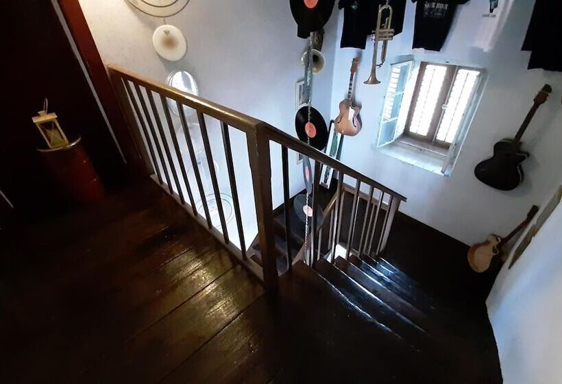 هتل Residence Muzica Bed And Breakfast