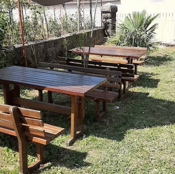 هتل Residence Muzica Bed And Breakfast