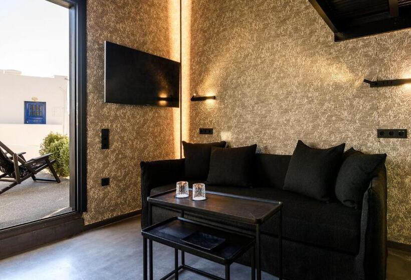 Отель She Mykonos Boutique