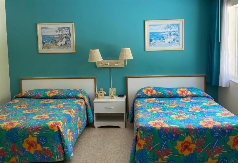 فندق Silver Sands Beach Resort