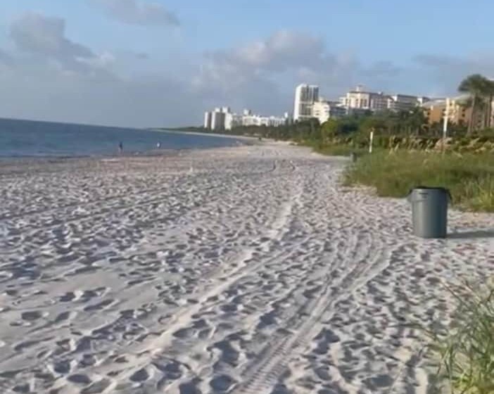 فندق Silver Sands Beach Resort