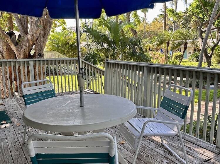 فندق Silver Sands Beach Resort