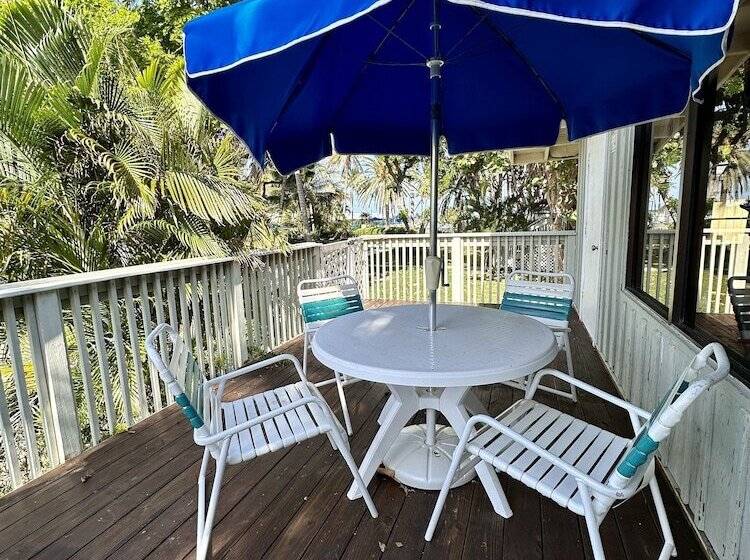 فندق Silver Sands Beach Resort